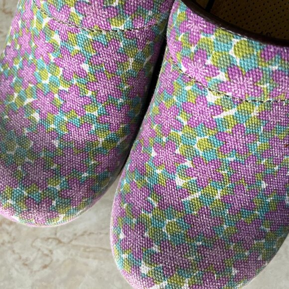 Dansko Clogs Sz 40 Vegan Floral Canvas Design with Brown Trim and Heel - Picture 14 of 14